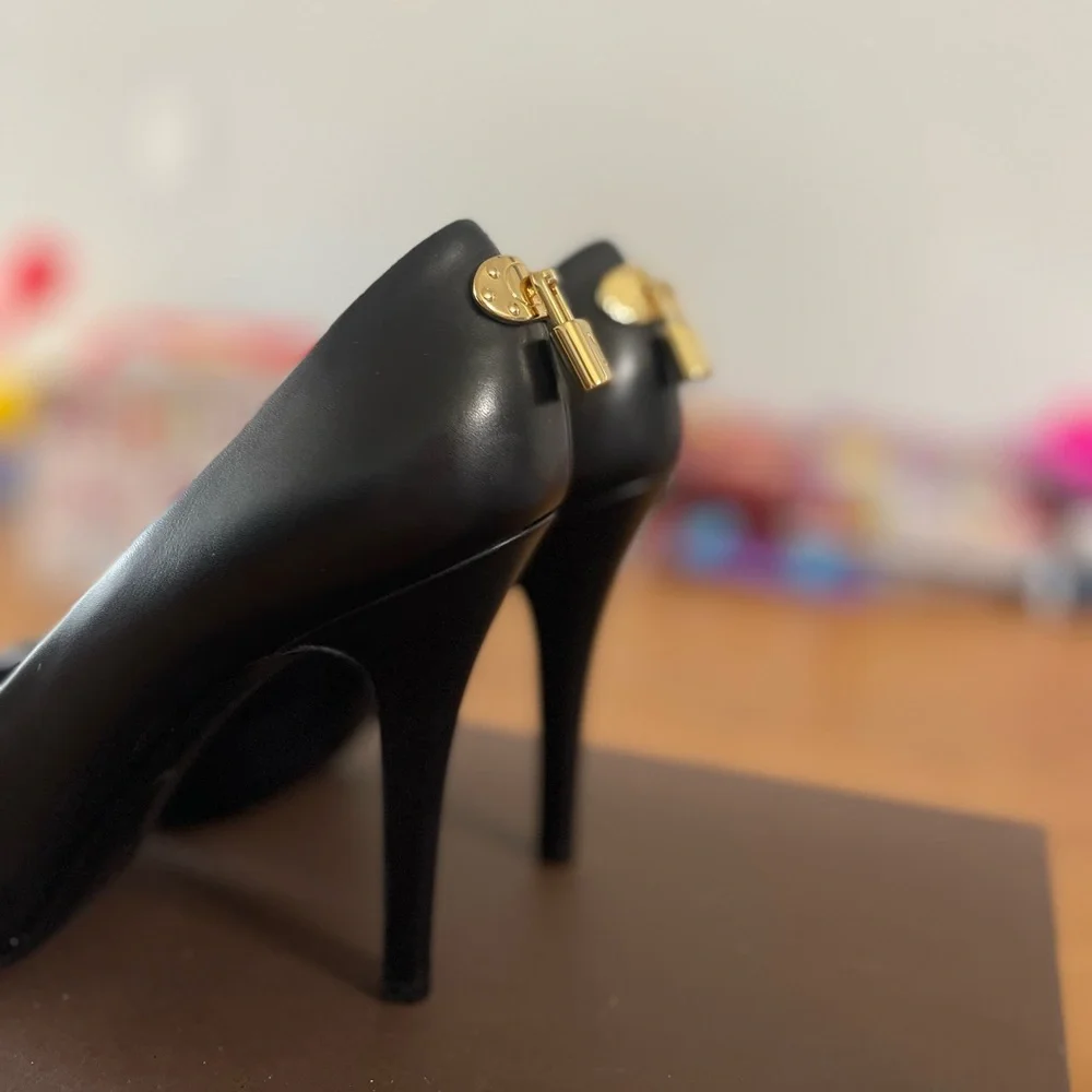 AUTHENTIC Louis Vuitton locket pumps high heels ☀️ - Picture 4 of 17